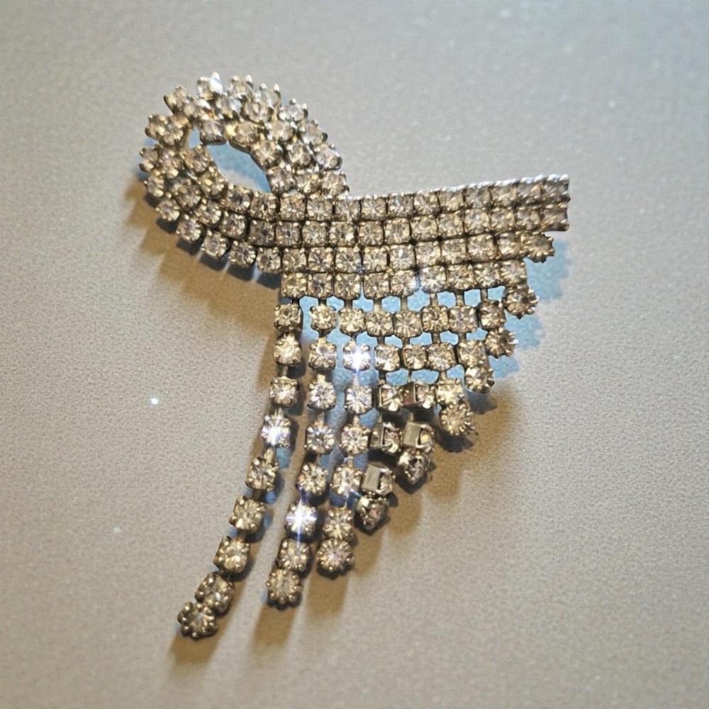 Vintage 1950s Rhinestone Waterfall Fringe Brooch Bow Statement Pin Old Hollywood